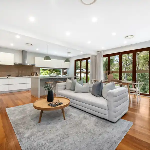 DELIGHTFUL HOME IN A PEACEFUL SETTING