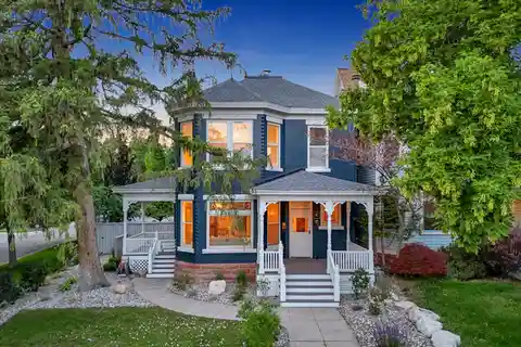 Iconic Residence in the Historic Avenues District