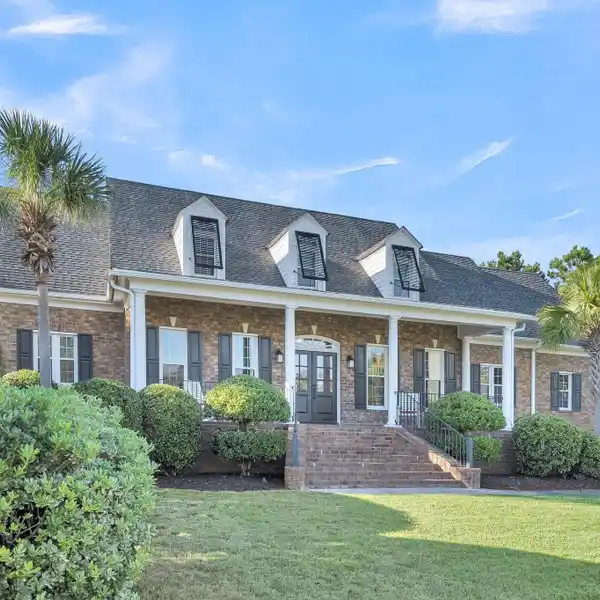 MOVE-IN-READY PRIVATE LOWCOUNTRY OASIS
