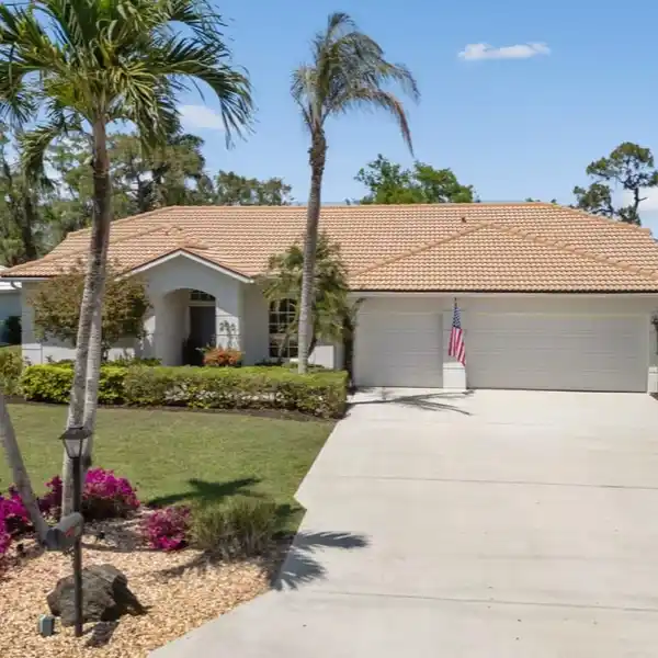 FULL RENOVATED POOL HOME WITH GOLF VIEWS