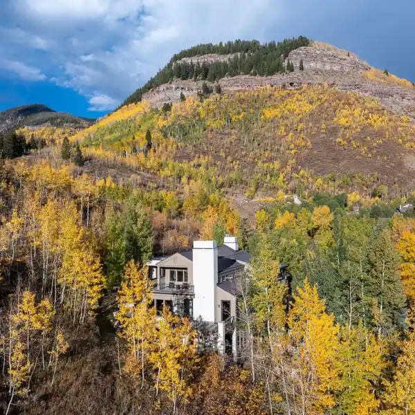 CONTEMPORARY MOUNTAIN MASTERPIECE