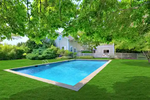 Rare Cottage in Southampton Village Estate