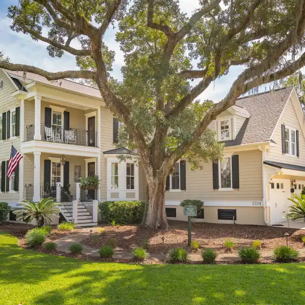 BEAUTIFUL LOWCOUNTRY CLASSIC HOME IN PARK WEST