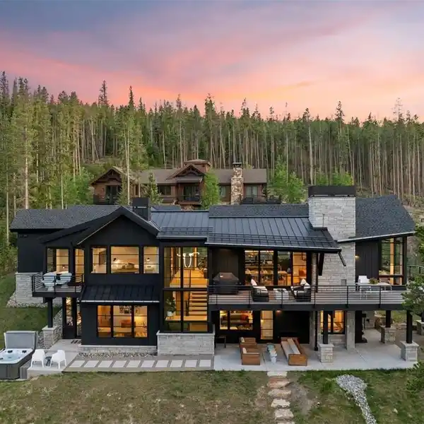 UNIQUE MOUNTAIN CONTEMPORARY HOME