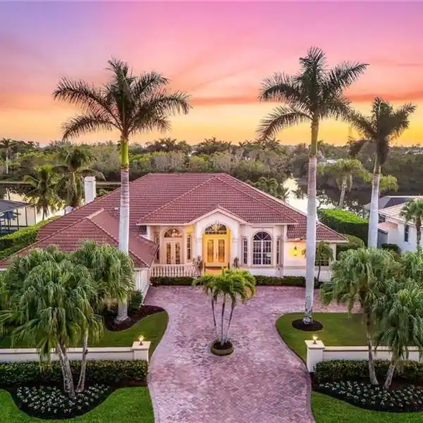 UPGRADED ESTATE HOME IN PRESTIGIOUS HARRINGTON SOUND