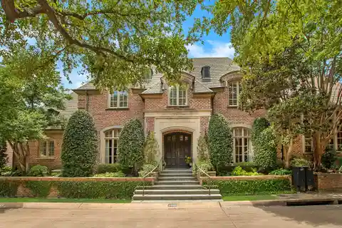 A Showplace in a Prime Location