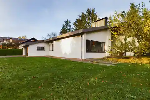 Spacious Property with Space for Your Living Dreams