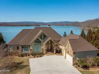 Exceptional Waterfront Home in Prestigious Grande Vista Bay