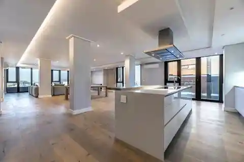Luxury Full-Floor Apartment