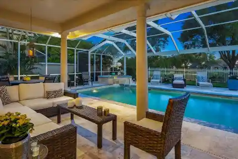 Fabulous Pool Home in Villa Floresta