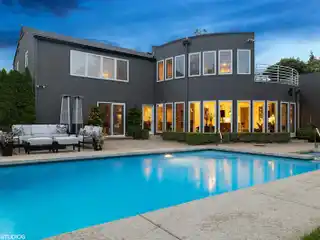 Transitional Ranch-like Beauty