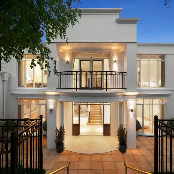 MAGNIFICENT ONCE-IN-A-LIFETIME GEORGIAN RESIDENCE