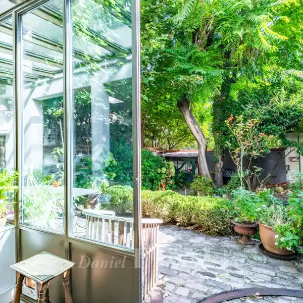 PEACEFUL PROPERTY IN PRIME LOCATION