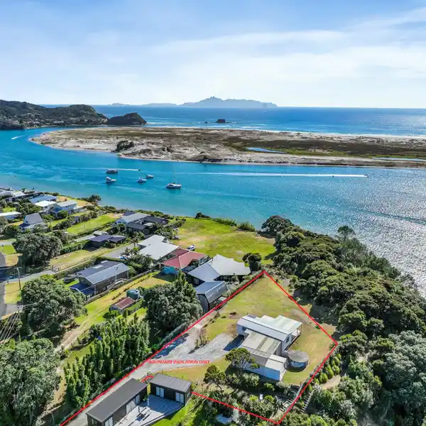 LARGE WATERFRONT PROPERTY ON A SOUGHT-AFTER STREET