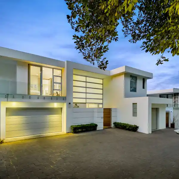 SLEEK SOPHISTICATION IN THE HEART OF MORNINGSIDE