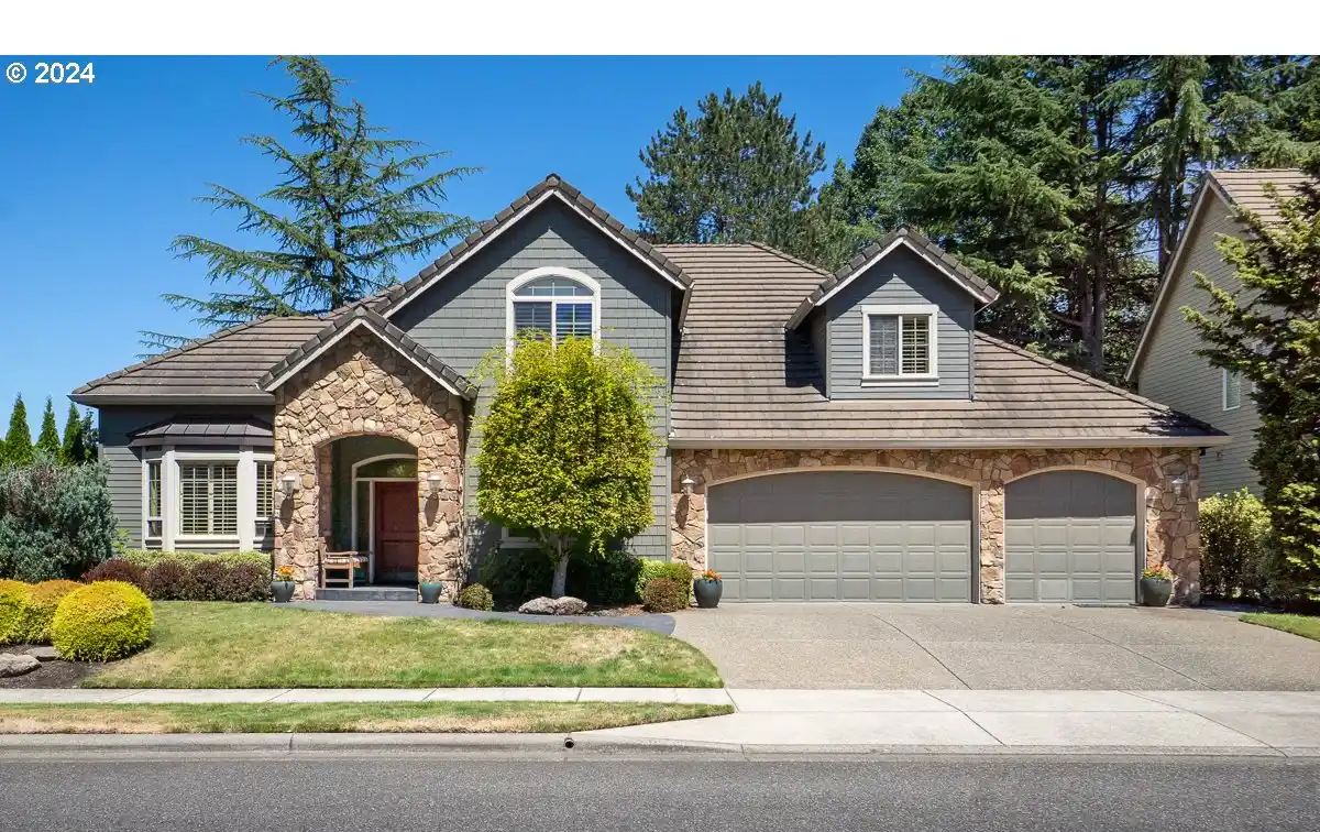 Elegant Home in Exclusive Mayfield Estates