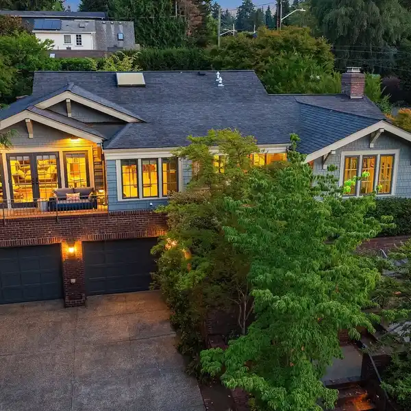 ELEGANT CRAFTSMAN-STYLE HOME IN MADISON PARK