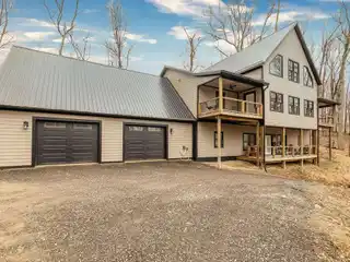 Beautiful Custom Built Home in Hide-A-Way Hills
