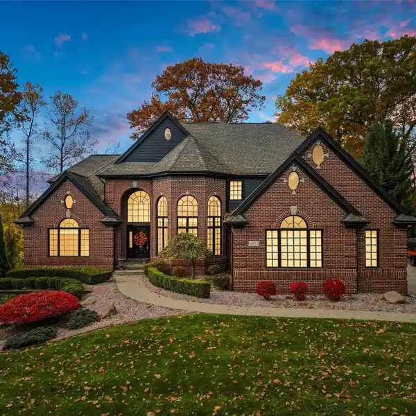 METICULOUSLY RENOVATED PRIVATE SANCTUARY AWAITS