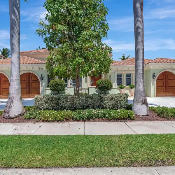 GORGEOUS HOME IN GATED HARBOUR ISLES