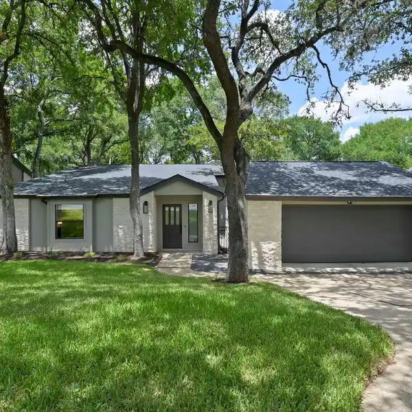 BEAUTIFULLY REMODELED ONE-STORY HOME IN BEE CAVE WOODS