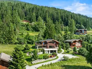 Thoughtfully Laid out Contemporary Chalet