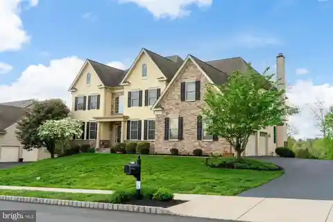 Prestigious Home with Stunning Golf Views