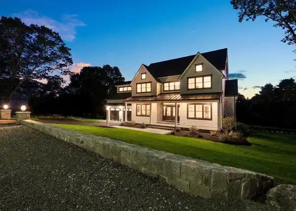 GORGEOUS NEW CONSTRUCTION RESIDENCE