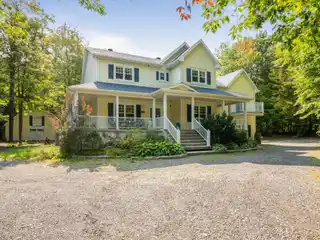 Country Oasis Awaits Those Looking for a Hobby Farm