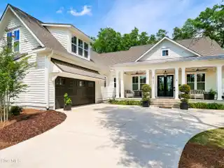 Immaculate Home in River Bluffs