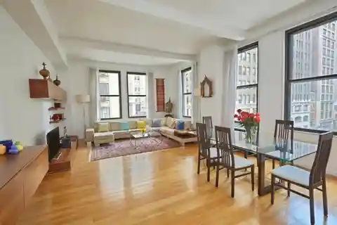 Exceptional Sun-Filled Loft