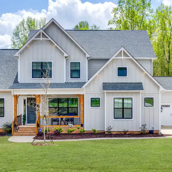 EXCEPTIONAL MODERN FARMHOUSE