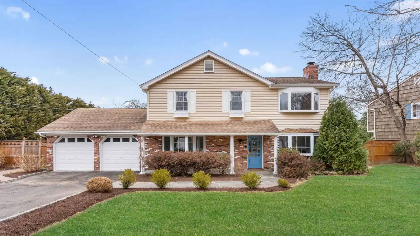 Elegant Center Hall Colonial in Coveted Shippan Point