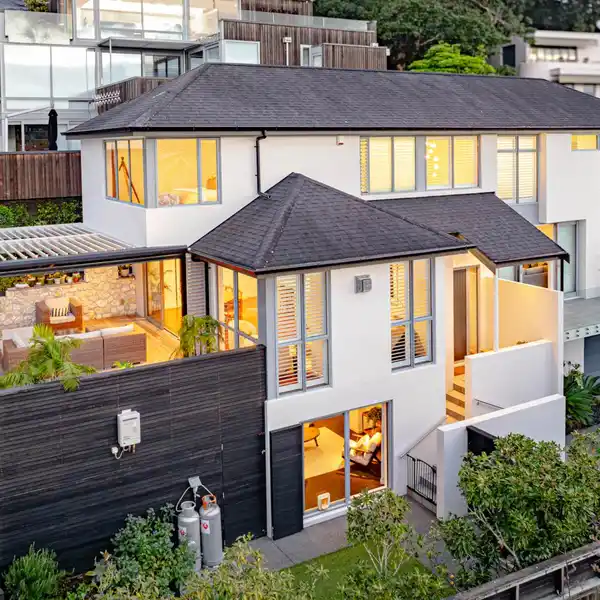 IMMACULATE SOLID MASONRY HOME