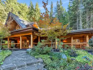 Ski-In Log Estate with Expansion Potential