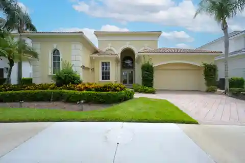 Light and Bright One-Story Home in the Country Club of Mirasol