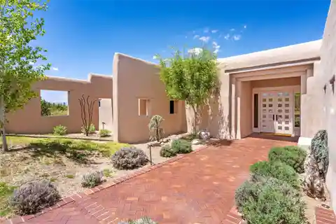 Striking Estate on 13.5 Acres