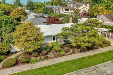 Timeless Mid-Century Retreat in Laurelhurst