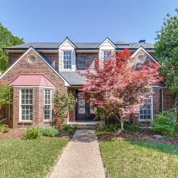 CLASSIC PIER & BEAM HOME ON A GREAT BLOCK