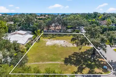 Prime Snell Isle Lot with Exceptional Potential