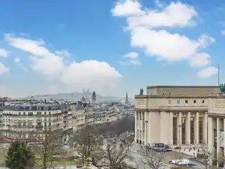 Fully Furnished Trocadéro Residence with Parking