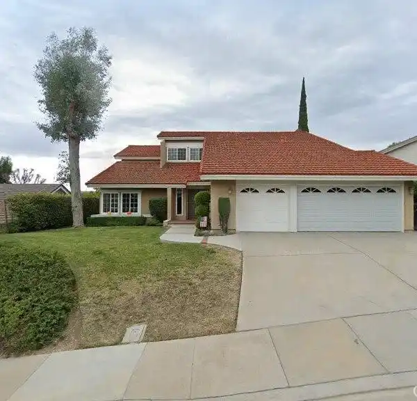 BEAUTIFULLY MAINTAINED HOME IN VIA VERDE