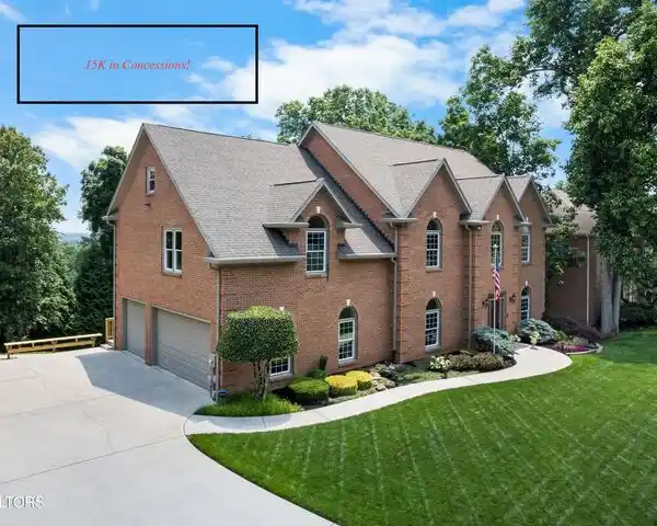 LUXURIOUS ALL-BRICK ESTATE WITH MOUNTAIN VIEWS