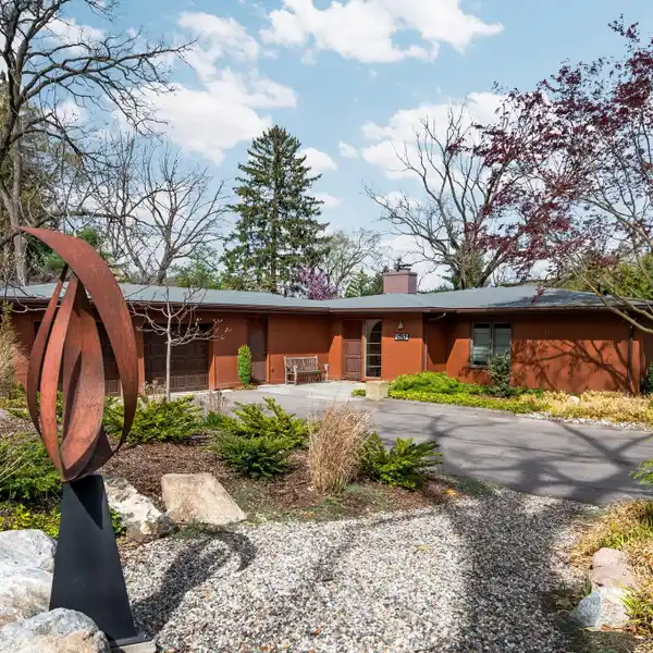 EXPANSIVE RANCH HOME IN AN EXTRAORDINARY LOCATION