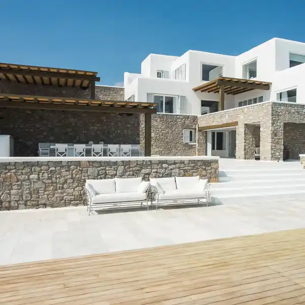 LUXURY VILLA ABOVE PSAROU BEACH