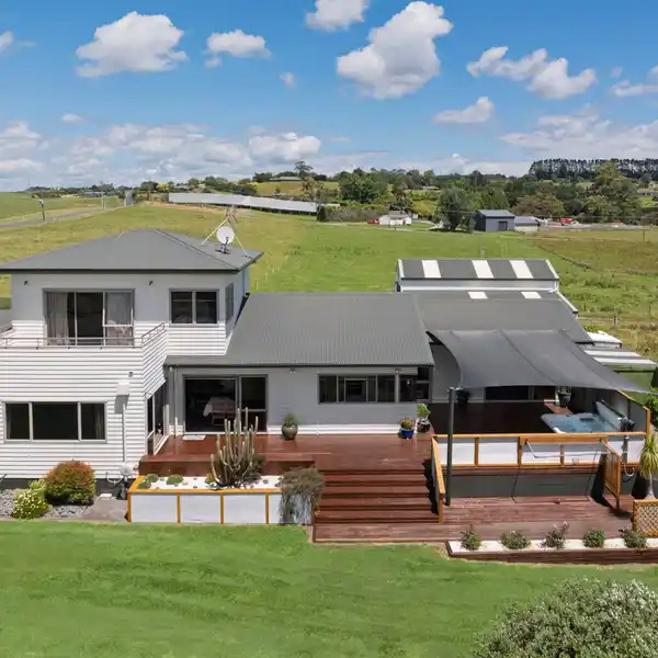 CHARMING FARMHOUSE WITH BARN AND ROOM TO GROW