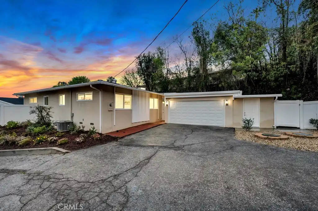 A True Woodland Hills Gem