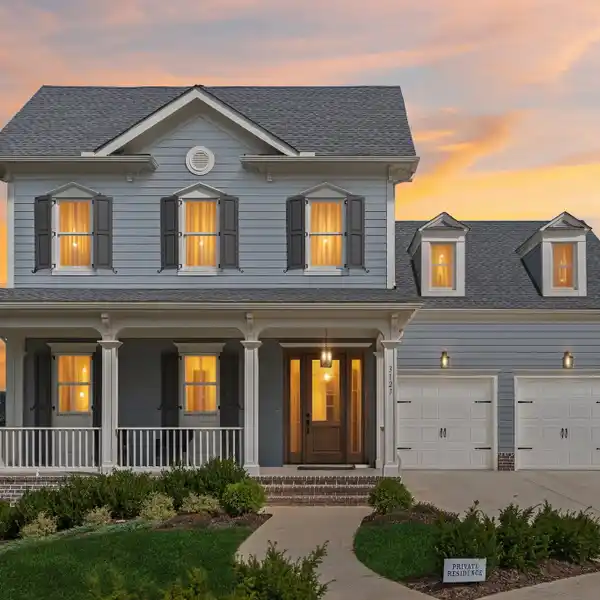 LUXURY AND LIVABILITY IN A GREAT LOCATION