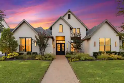 Luxury and Comfort in an Upscale Boutique Community