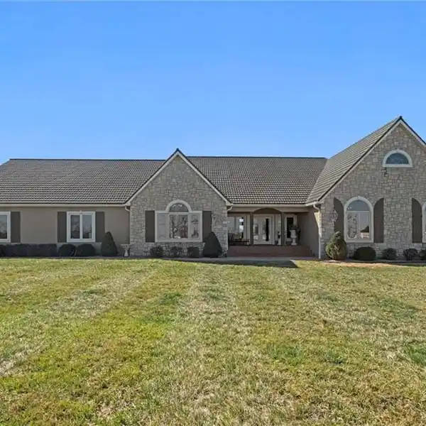 PRIVATE GATED ESTATE WITH ELITE HORSE FACILITY